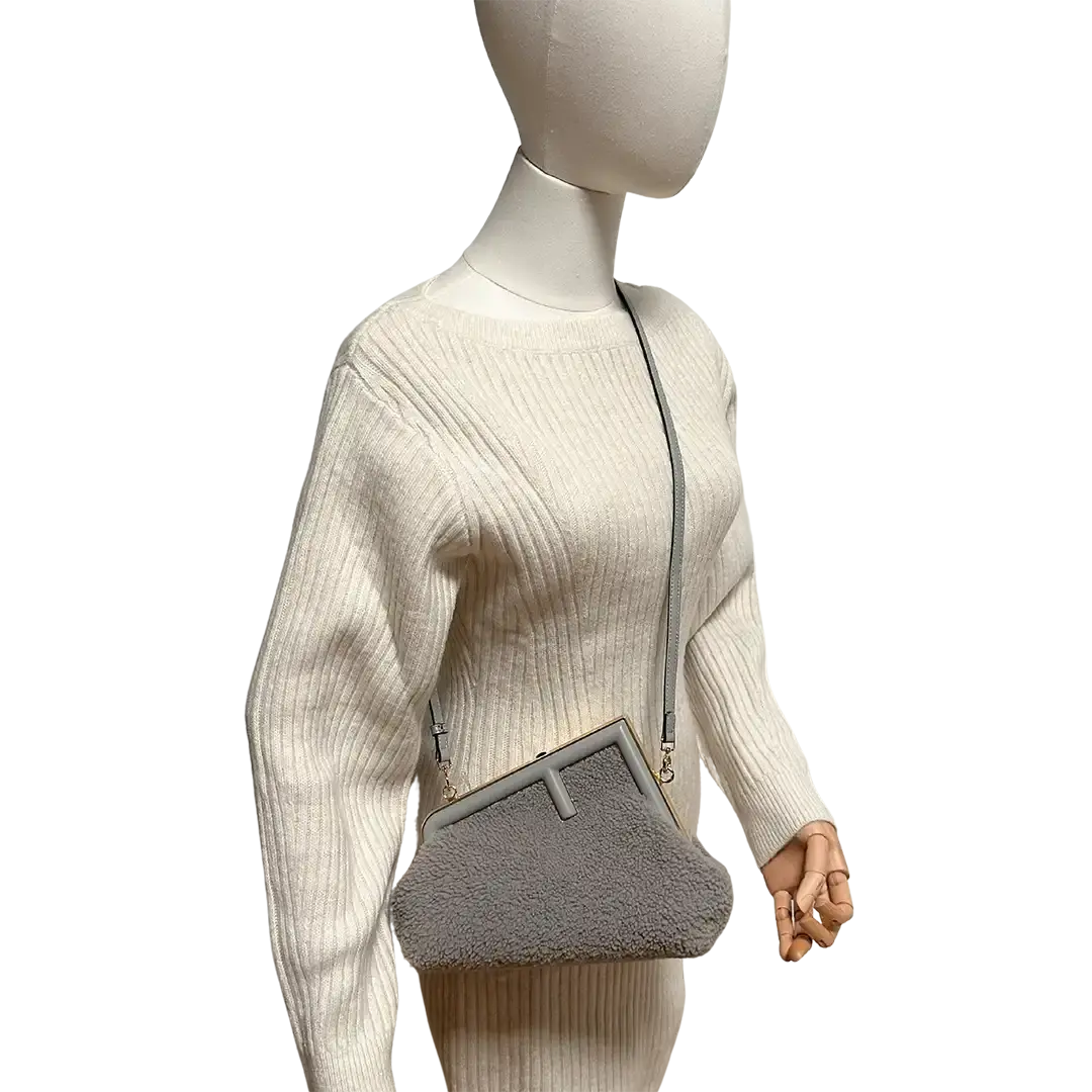 Fendi First klein Lammfell grau / ungetragen Fendi