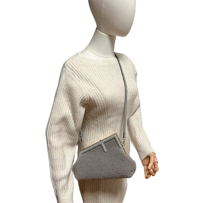 Fendi First klein Lammfell grau / ungetragen Fendi