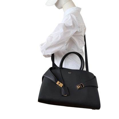 Salvatore Ferragamo HUG (L) Leder schwarz / neuwertig Salvatore Ferragamo