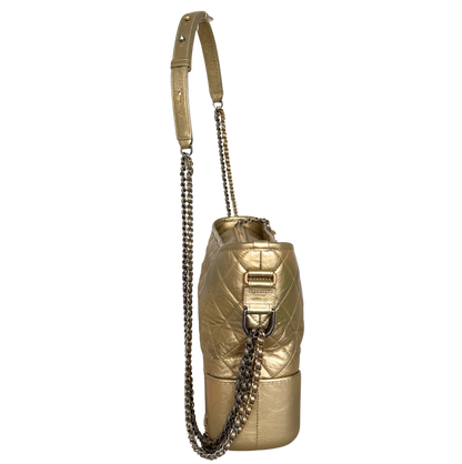 Chanel Gabrielle Hobo Bag aus gestepptem Kalbsleder Gold / sehr gut Echtheitscheck