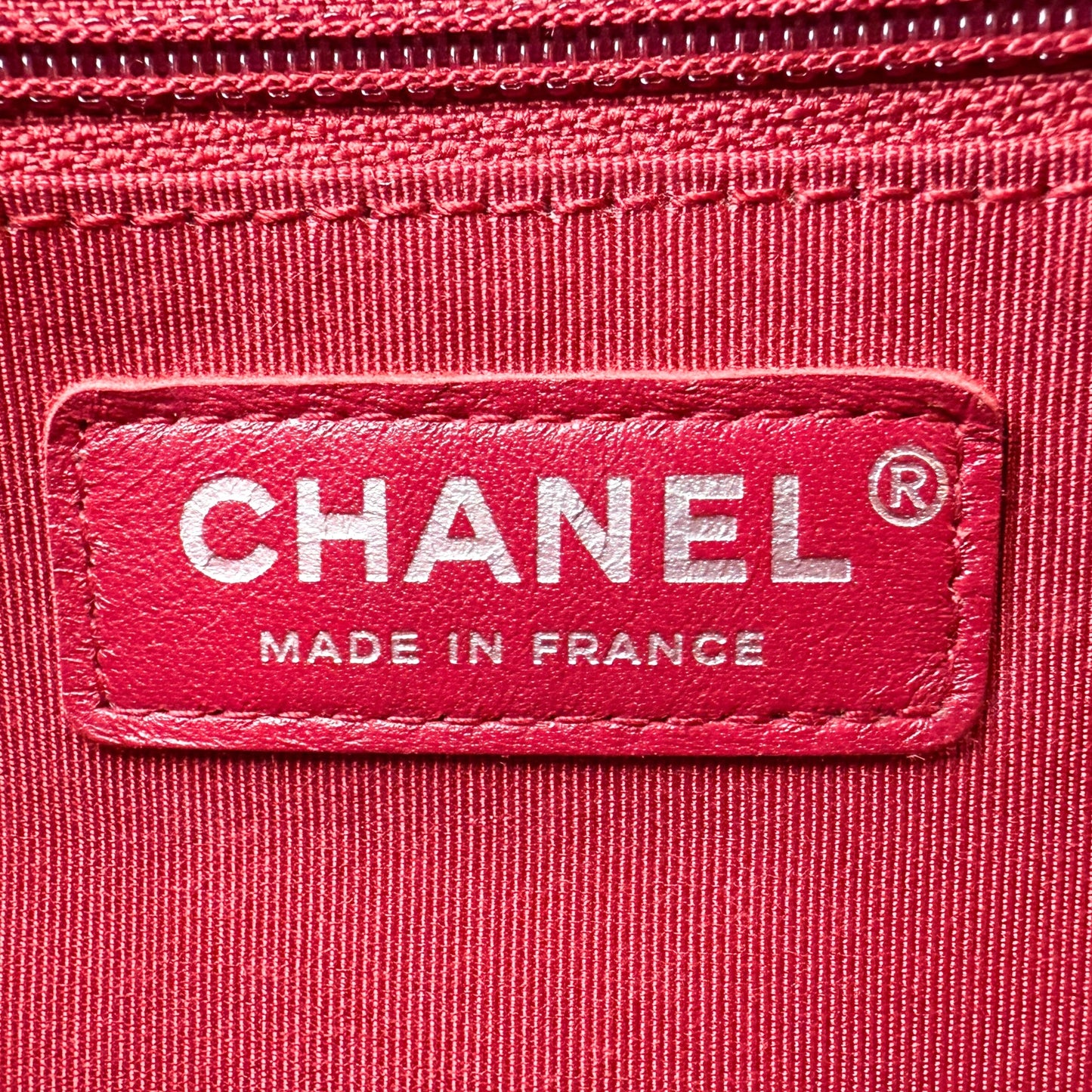 Chanel Gabrielle Hobo Bag aus gestepptem Kalbsleder Gold / sehr gut Echtheitscheck