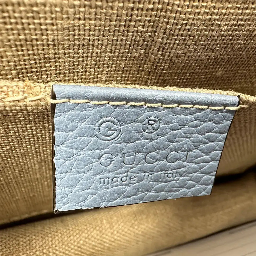 Gucci Interlocking G Small Schultertasche hellblau Leder / neuwertig Gucci