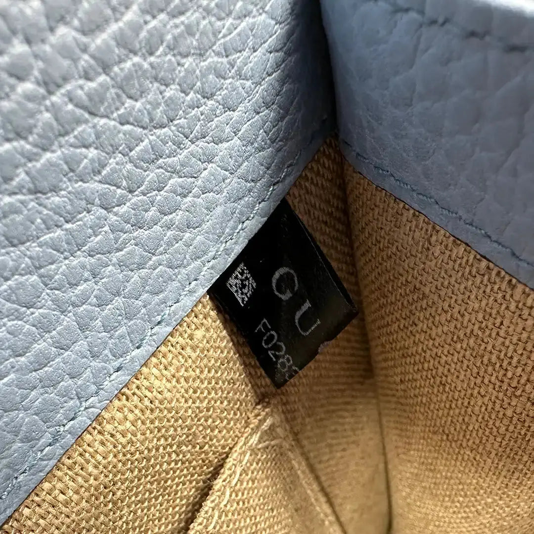 Gucci Interlocking G Small Schultertasche hellblau Leder / neuwertig Gucci