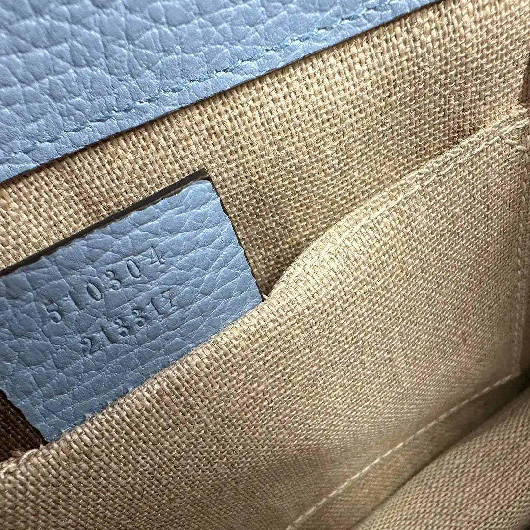Gucci Interlocking G Small Schultertasche hellblau Leder / neuwertig Gucci