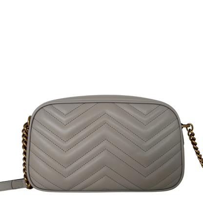 Gucci GG Marmont Camerabag klein hellgrau Leder / neuwertig Gucci