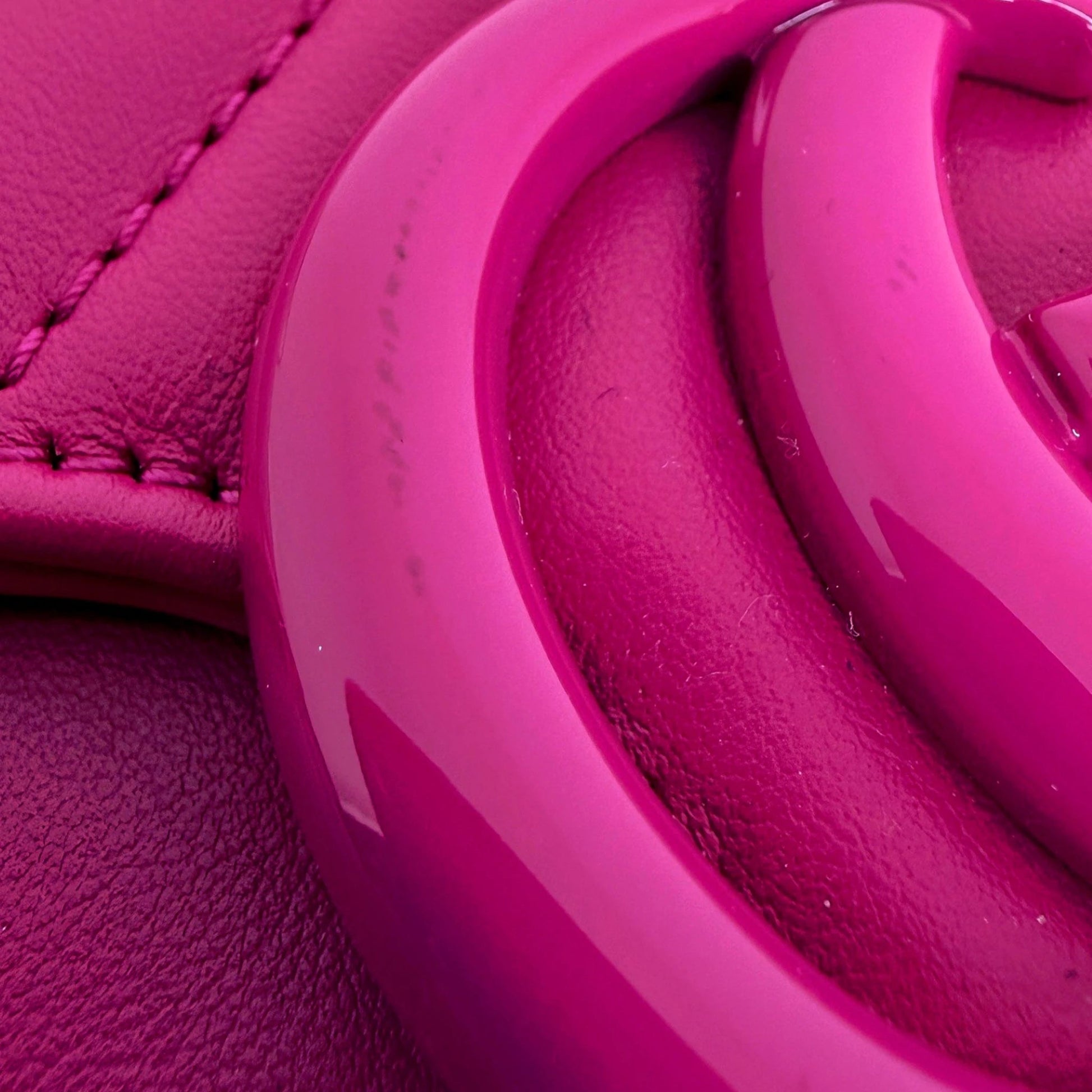 Gucci GG Marmont Matelassé Schultertasche Fuchsia Pink Full Set Gucci