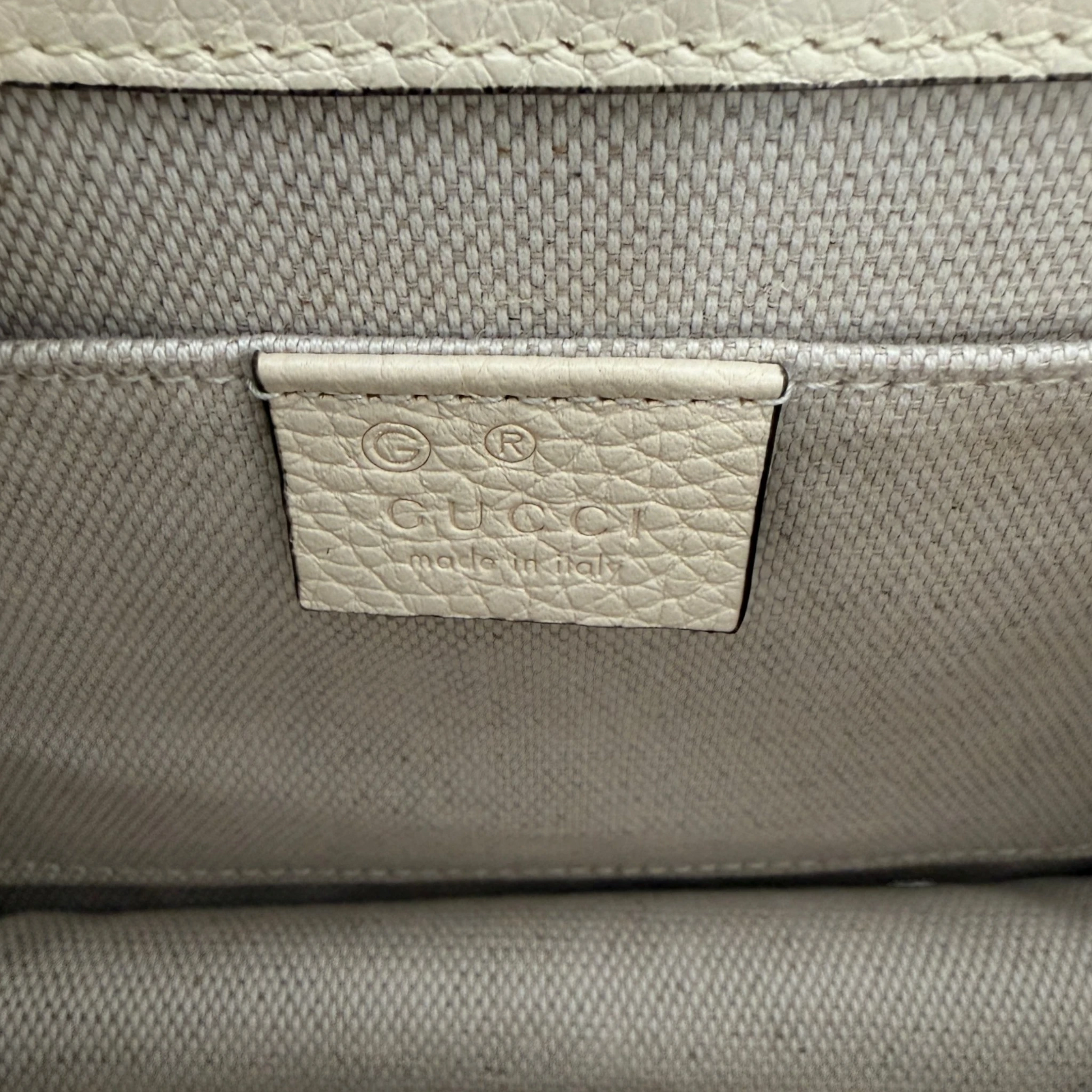Gucci GG Marmont Small Schultertasche Kalbsleder Creme Gold Gucci