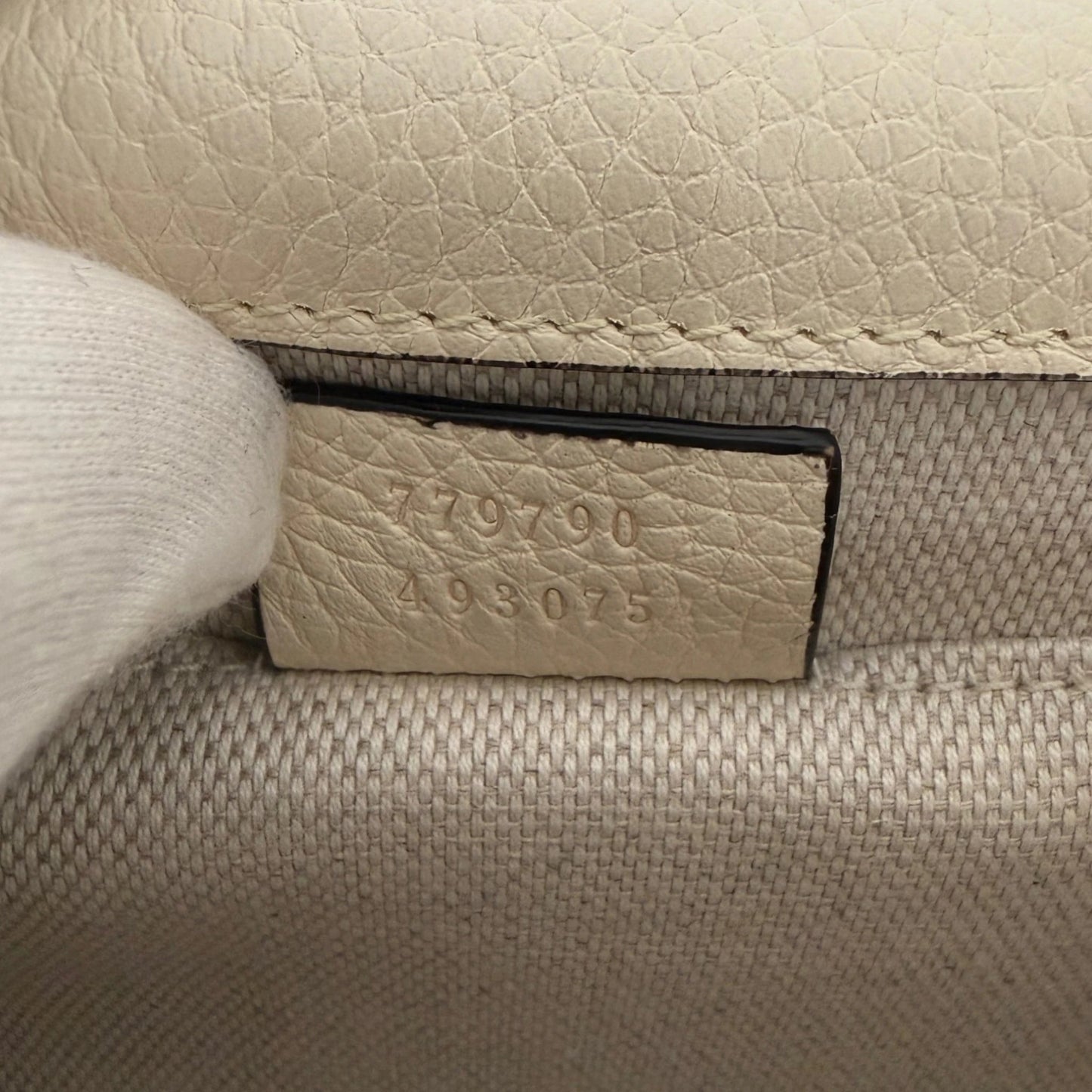 Gucci GG Marmont Small Schultertasche Kalbsleder Creme Gold Gucci