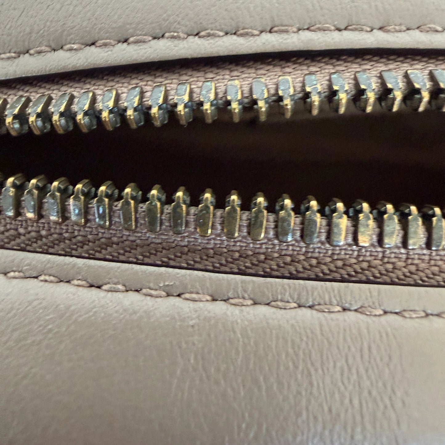 Gucci GG Marmont Camerabag klein Puderrosa Leder / sehr gut Gucci