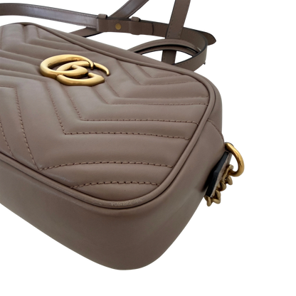 Gucci GG Marmont Camerabag klein Puderrosa Leder / sehr gut Gucci