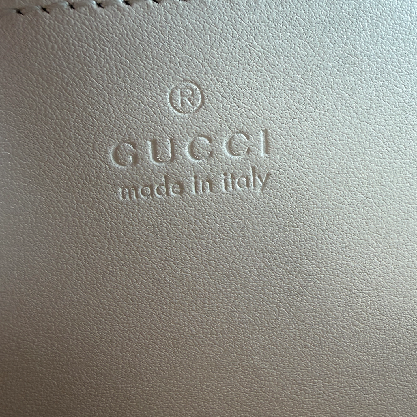 Gucci GG Marmont Small Leder weiß Version 2025 / sehr gut Gucci