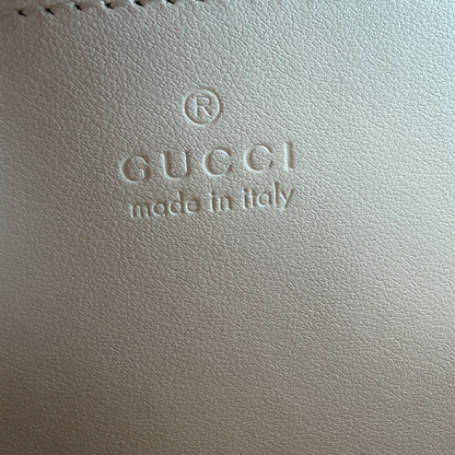 Gucci GG Marmont Small Leder weiß Version 2025 / sehr gut Gucci
