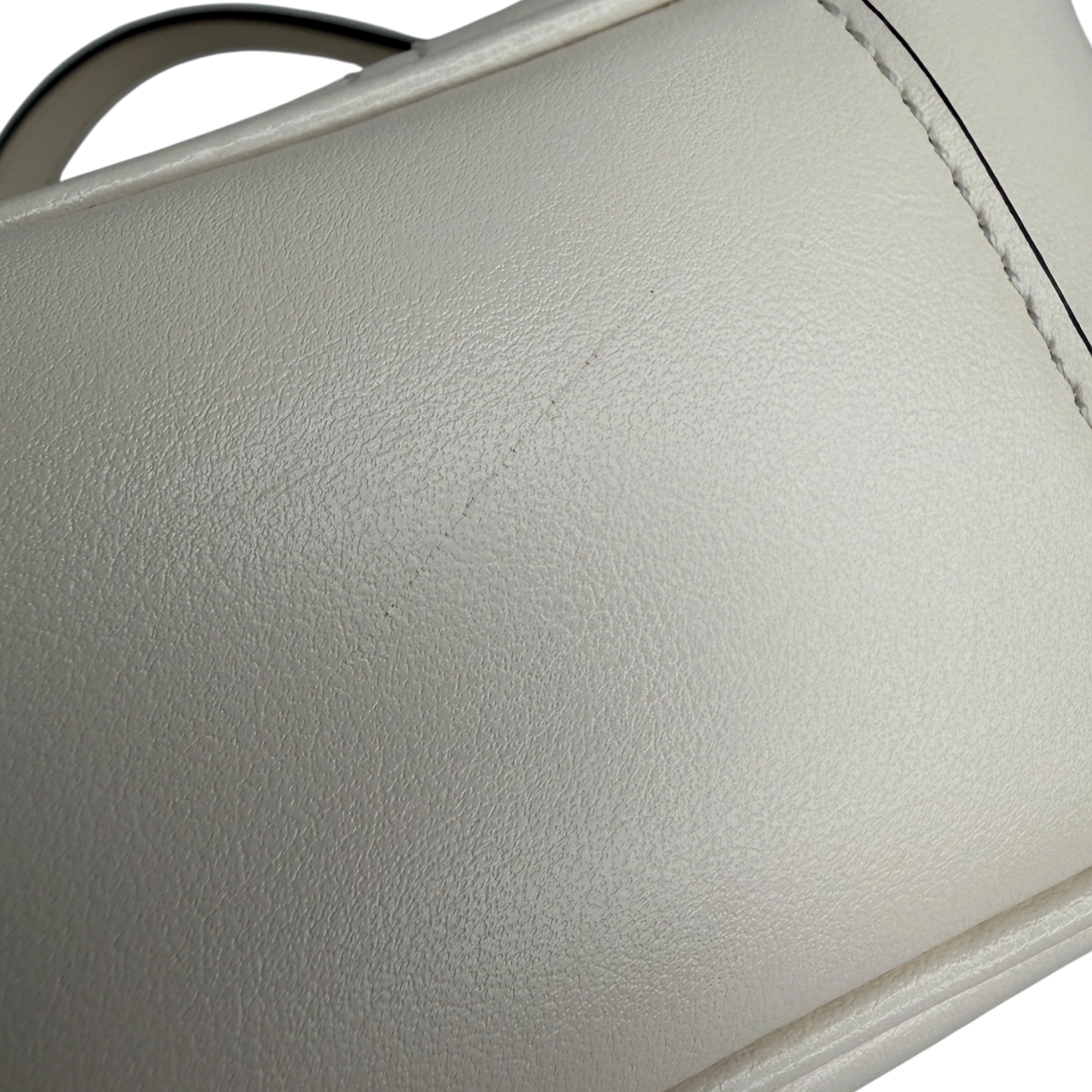 Gucci GG Marmont Small Leder weiß Version 2025 / sehr gut Gucci