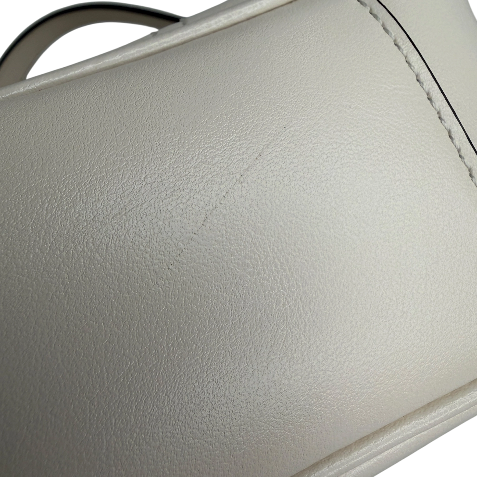 Gucci GG Marmont Small Leder weiß Version 2025 / sehr gut Gucci