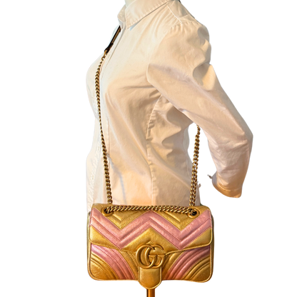 Gucci GG Marmont Matelasse Schultertasche aus gestepptem Leder Gold Pink / gut Gucci