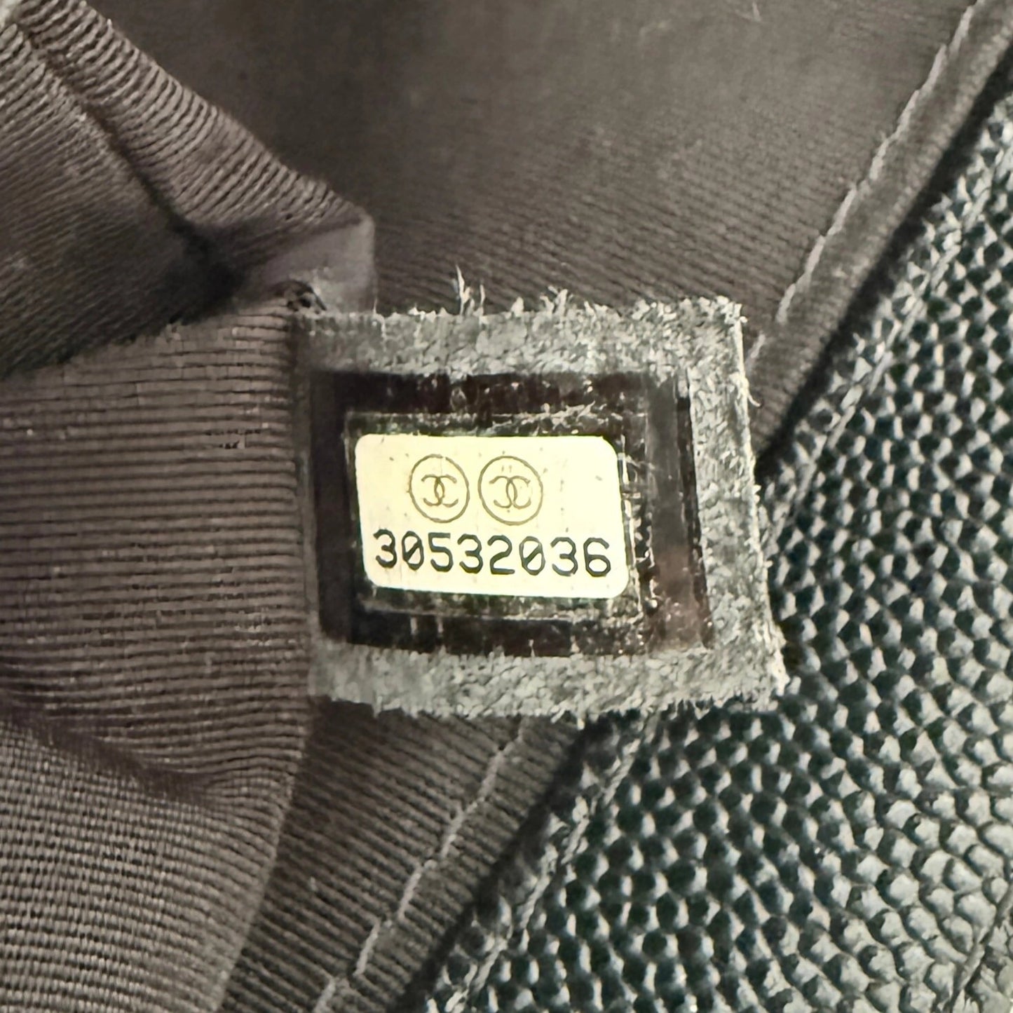 Chanel Boy Medium Kaviarleder Schwarz Fullset / neuwertig Chanel