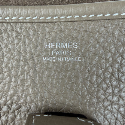 Hermès Evelyne III 29 PM Taurillon Clémence Étoupe Palladium