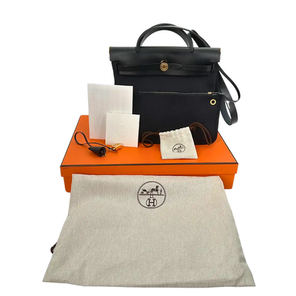 Hermès Herbag Zip 31 goldene Hardware Vache Hunter schwarz Fullset 2022/ neuwertig Hermès