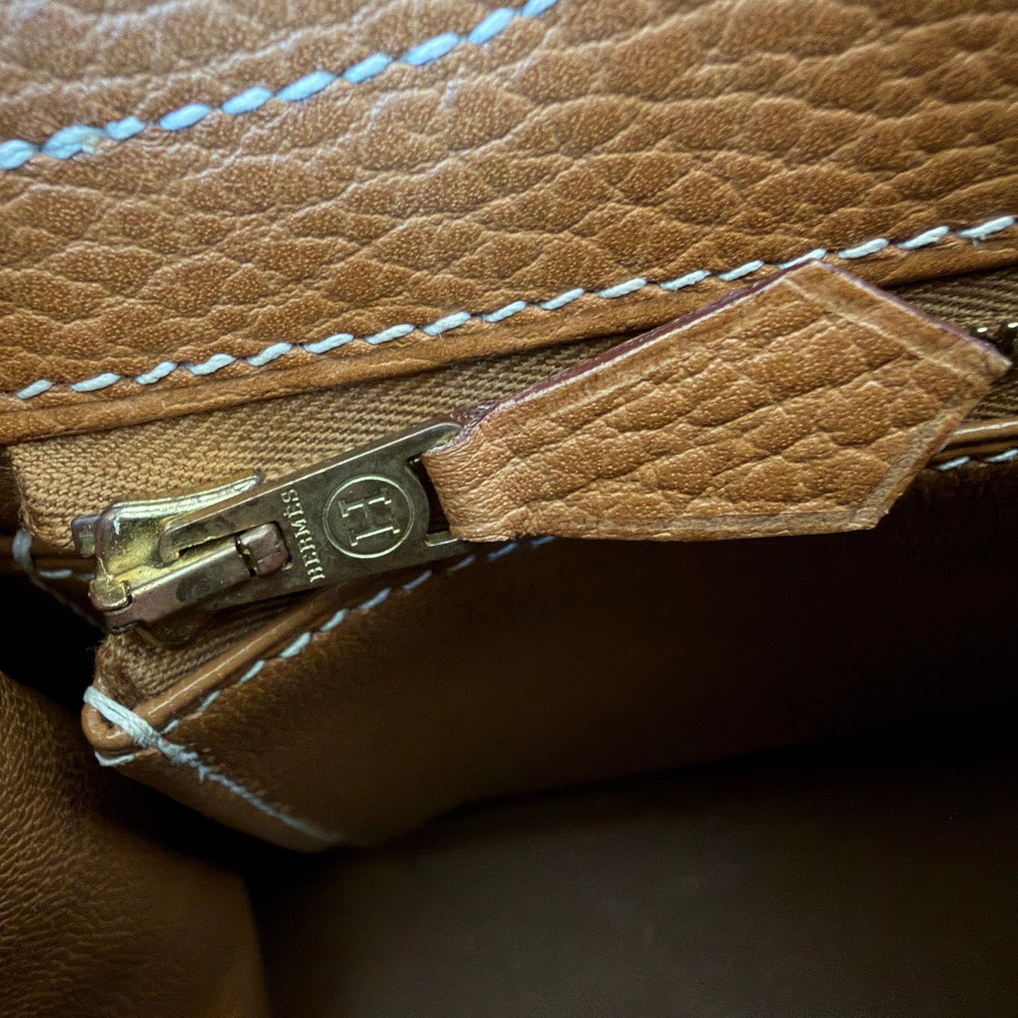 Hermès Kelly Bag 32 Clemence Leder goldene Hardware braun / sehr gut