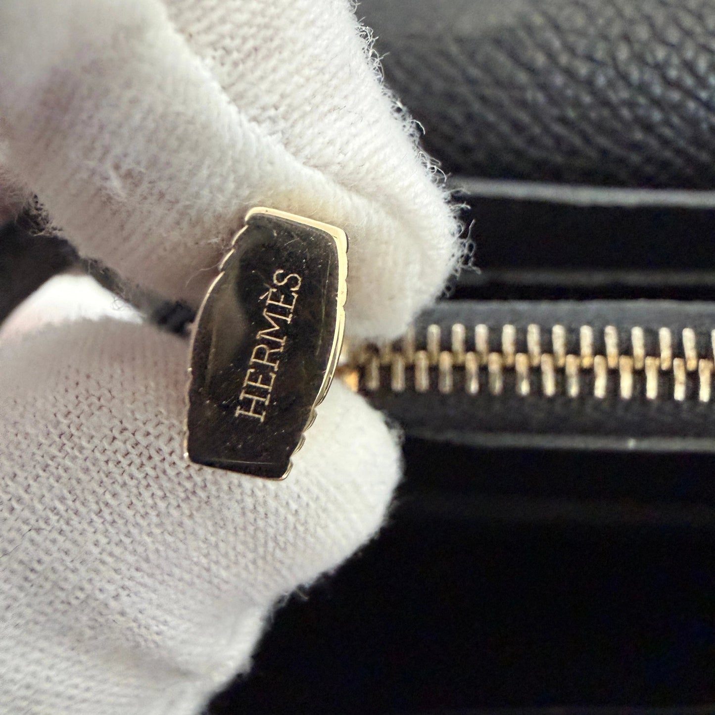 Hermes Kelly Long Wallet schwarz goldene Hardware Epsom Leder / sehr gut Hermès
