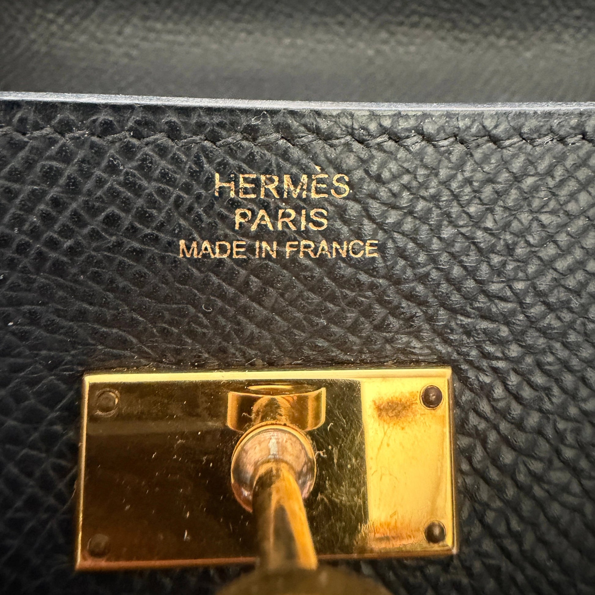 Hermes Kelly Long Wallet schwarz goldene Hardware Epsom Leder / sehr gut Hermès
