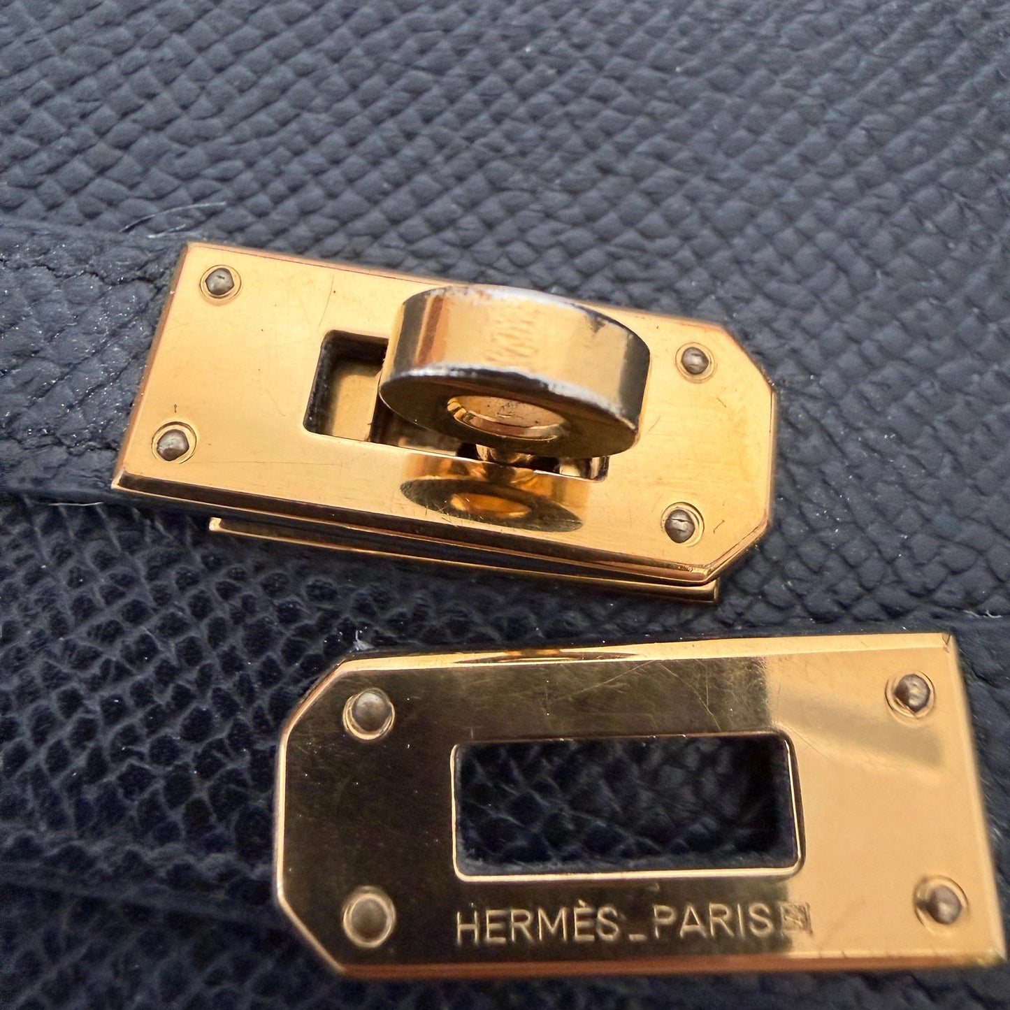 Hermes Kelly Long Wallet schwarz goldene Hardware Epsom Leder / sehr gut Hermès
