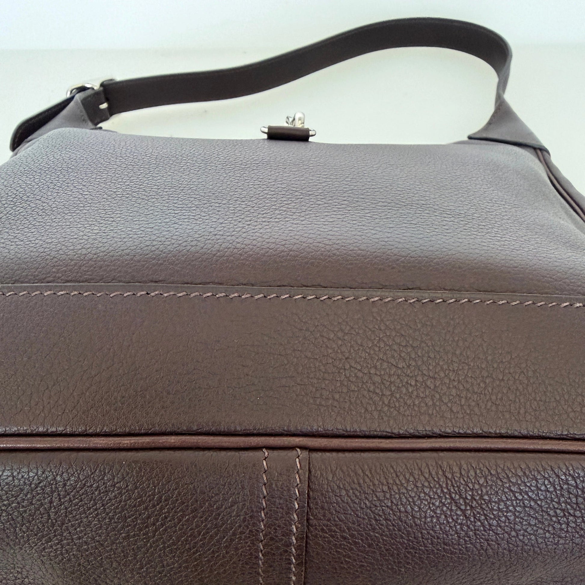 Hermès Trim  31 Schultertasche braun Evergrain Leder / gut Hermès