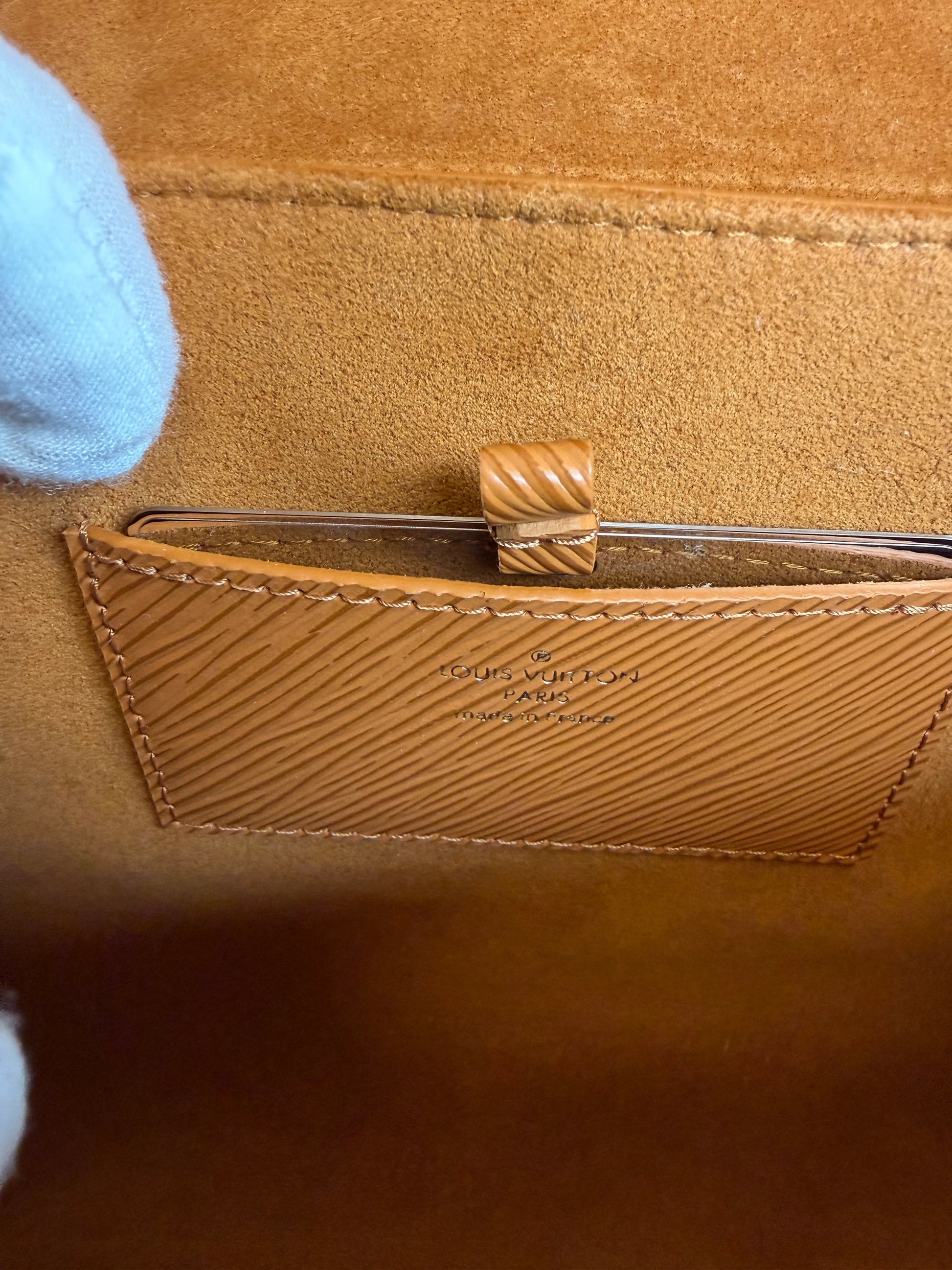 Louis Vuitton Twist MM Epi Leder braun GHW M57939 / sehr gut Louis Vuitton