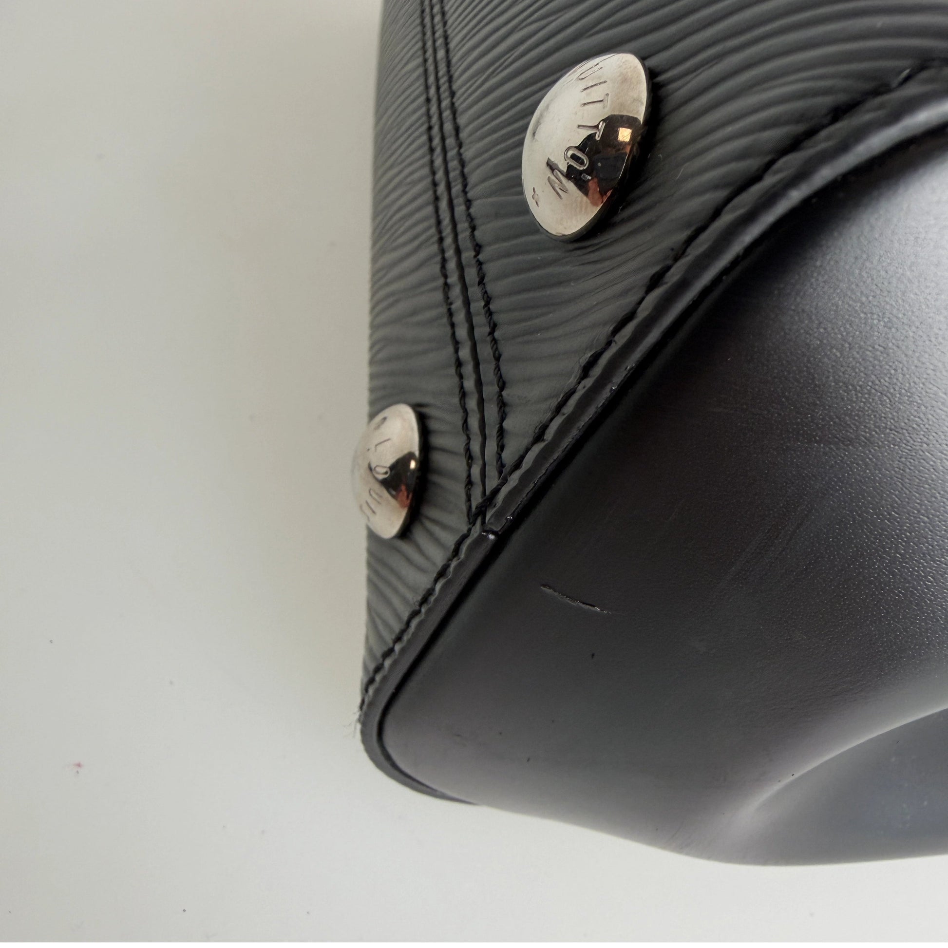 Louis Vuitton Cluny BB Epi Leder schwarz / sehr gut Louis Vuitton