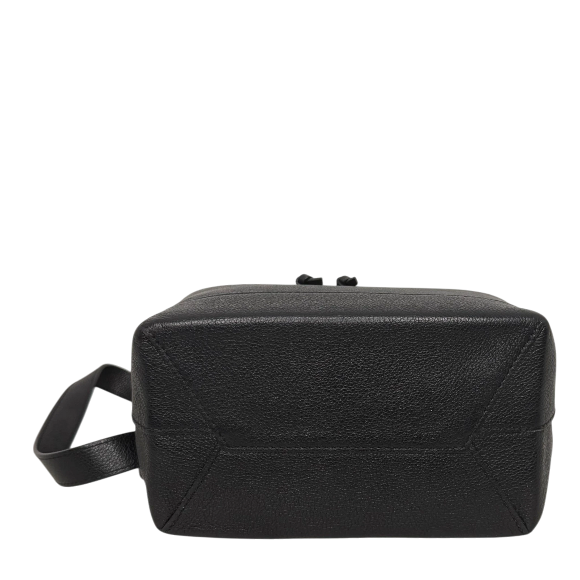 Louis Vuitton Lockme Lederrucksack schwarz silber / sehr gut Louis Vuitton