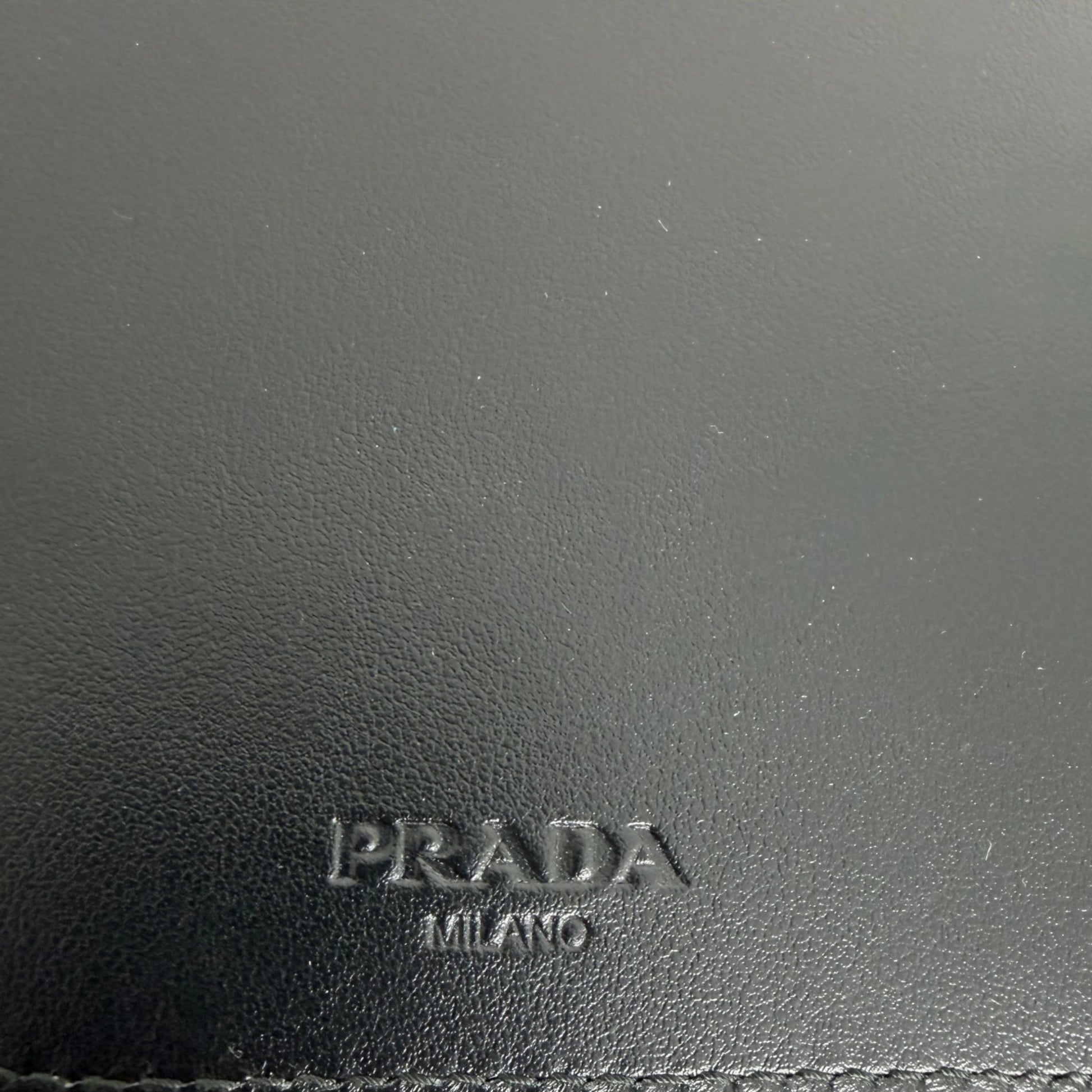 Prada Hülle iPhone 17 Pro Max Saffiano Leder schwarz Fullset Prada
