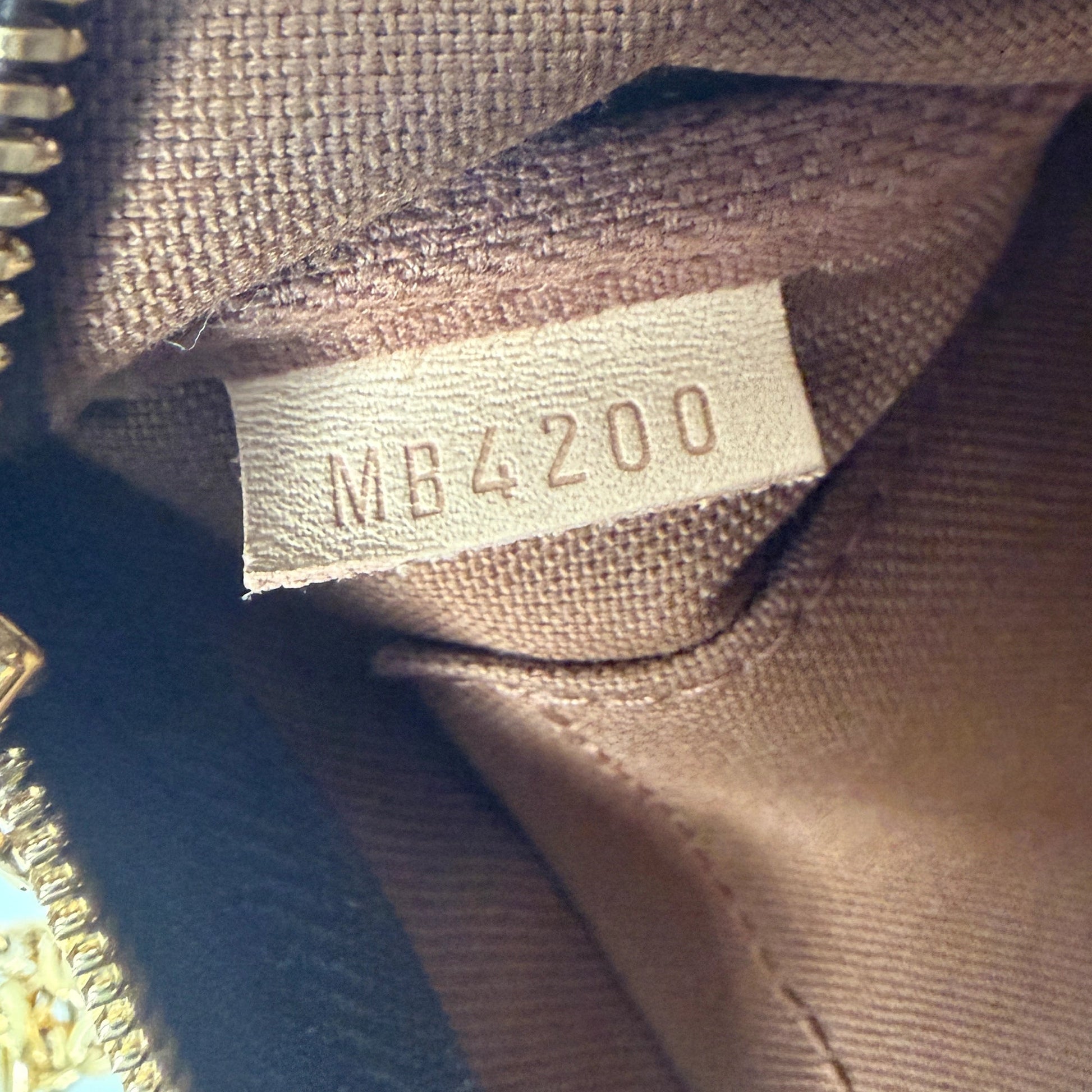 Louis Vuitton Multi Pochette Accessoires Monogram Khaki Louis Vuitton
