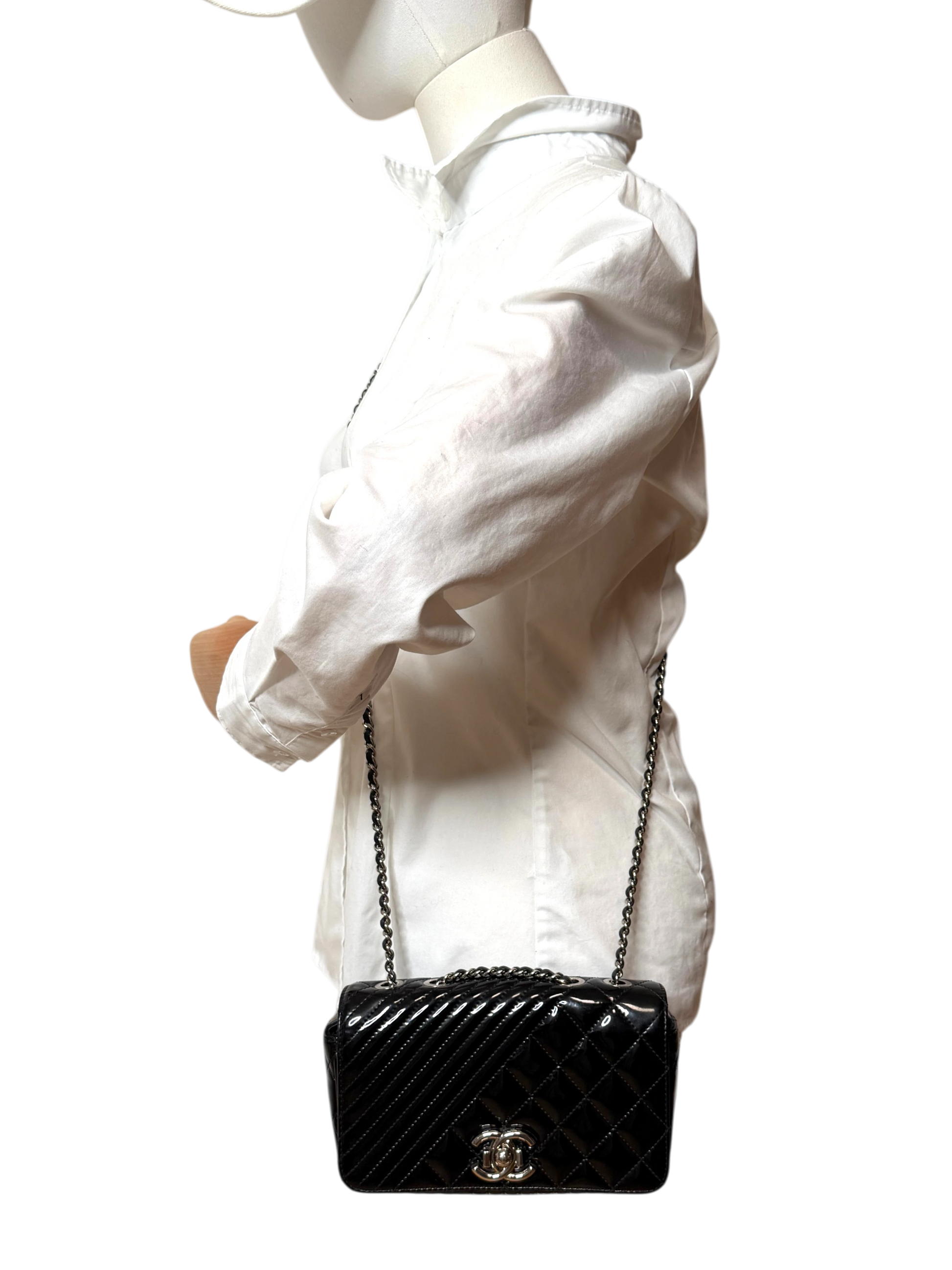 Chanel Coco Boy Flap Bag Small Lackleder silberne Hardware Chanel