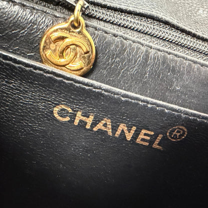 Chanel Vintage Flap Bag Caviar Schwarz vergoldete Hardware Chanel