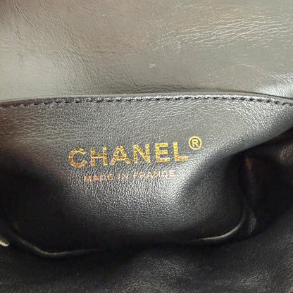 Chanel 2.55 Reissue Belt Bag Chevron Aged Calfskin Schwarz Gold Chanel