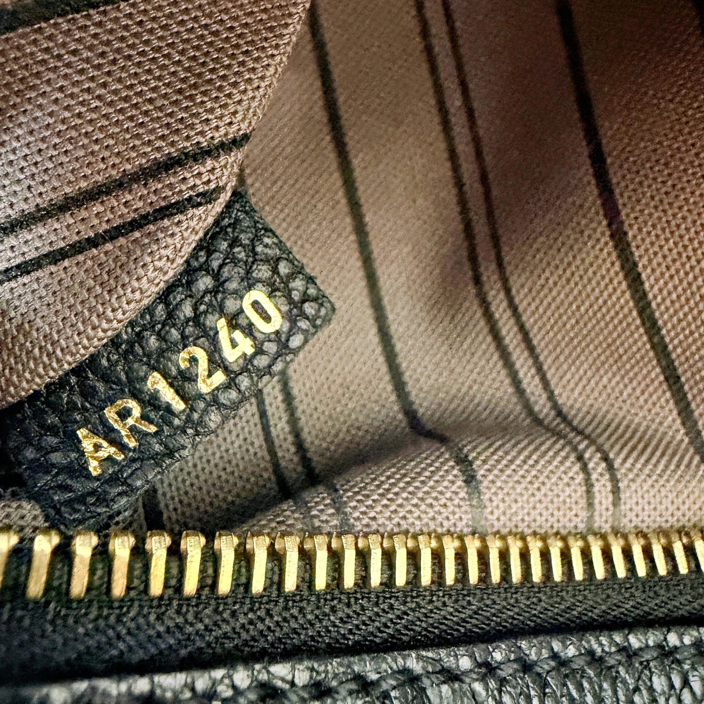 Louis Vuitton Pochette Métis Empreinte Schwarz Louis Vuitton