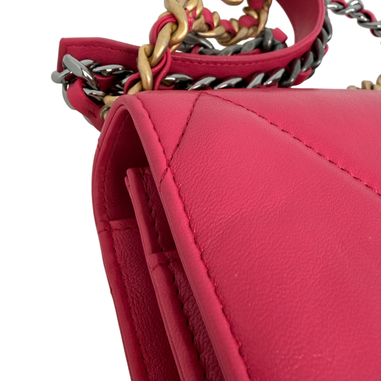 Chanel 19 Wallet On Chain WOC Lammleder Pink Fuchsia Gold Silber Chanel