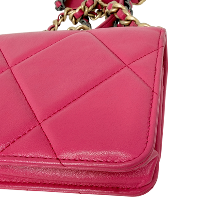 Chanel 19 Wallet On Chain WOC Lammleder Pink Fuchsia Gold Silber Chanel