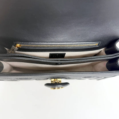 Gucci GG Matelassé Small Shoulder Bag Leder Schwarz Gold 2 Riemen Gucci
