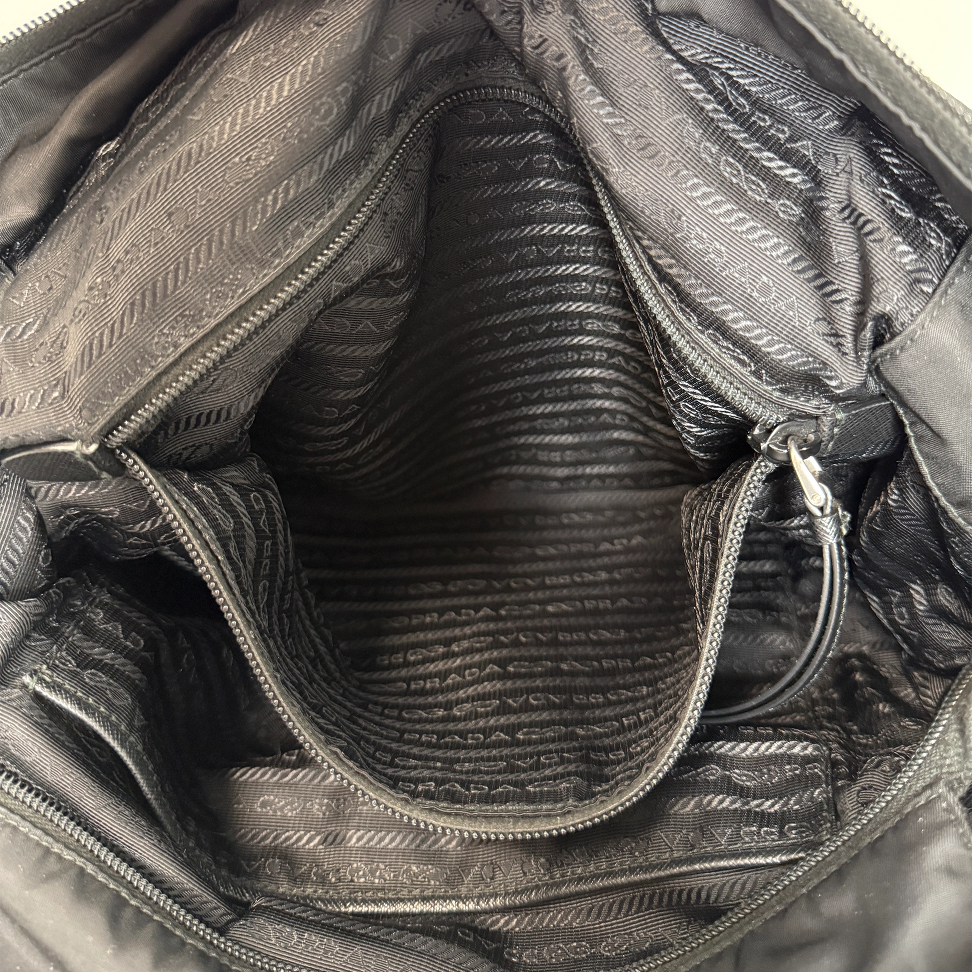 Prada Nylon New Vela Studded Tote Bag schwarz / sehr gut Prada