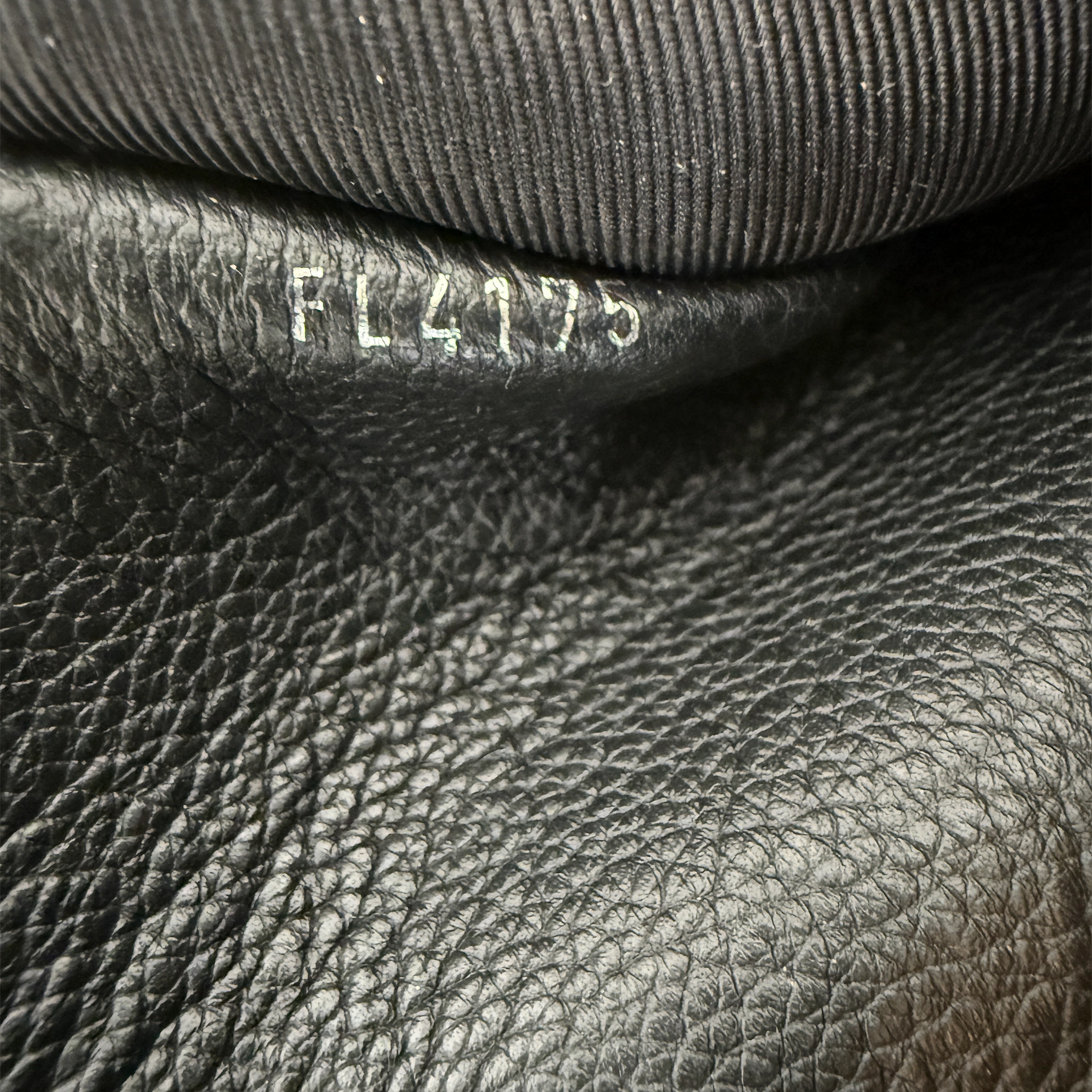 Louis Vuitton Lockme II Chain Bag BB Kalbsleder schwarz / sehr gut Louis Vuitton