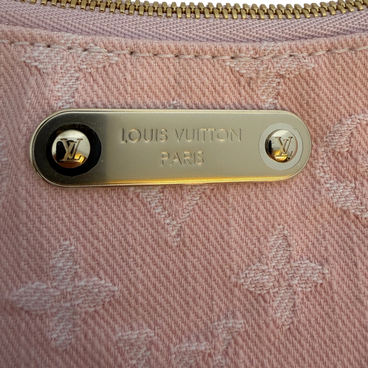 Louis Vuitton Pochette Liv Monogram Denim Washed Pink Gold