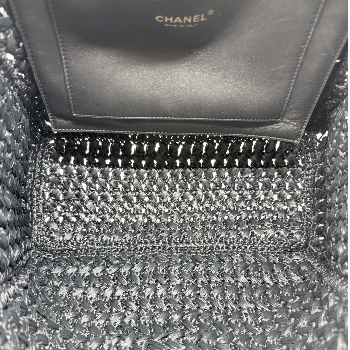 Chanel Shopping Bag Coco Beach 2026 Raffia Effekt Schwarz Gold