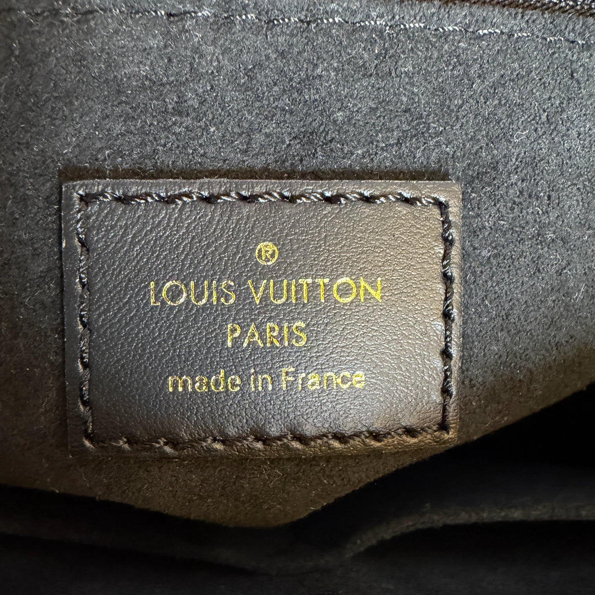 Louis Vuitton OnTheGo PM Monogram Empreinte Leder Schwarz Gold – Ansicht 7