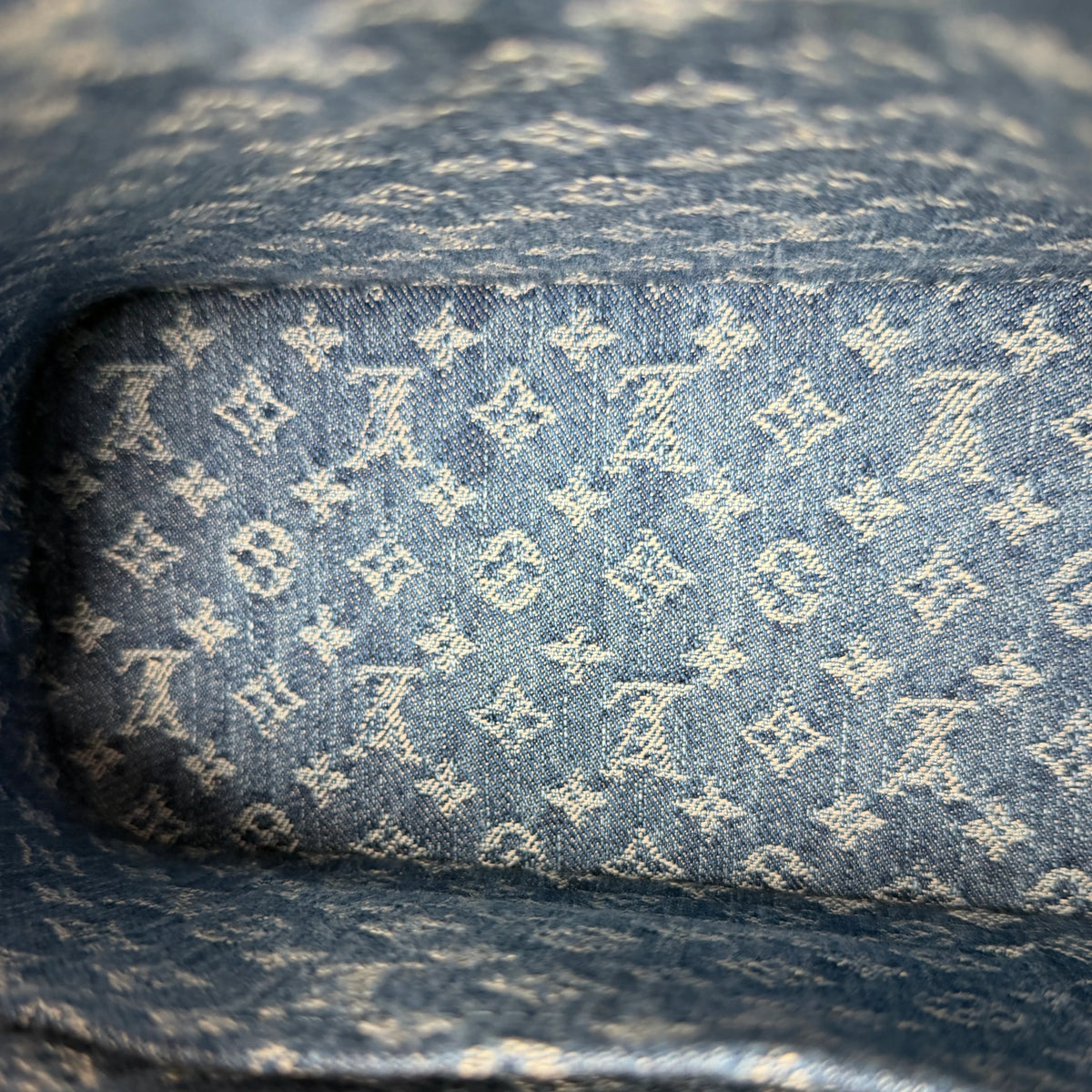 Louis Vuitton Alma BB Epi Leder Denim Blau Gold