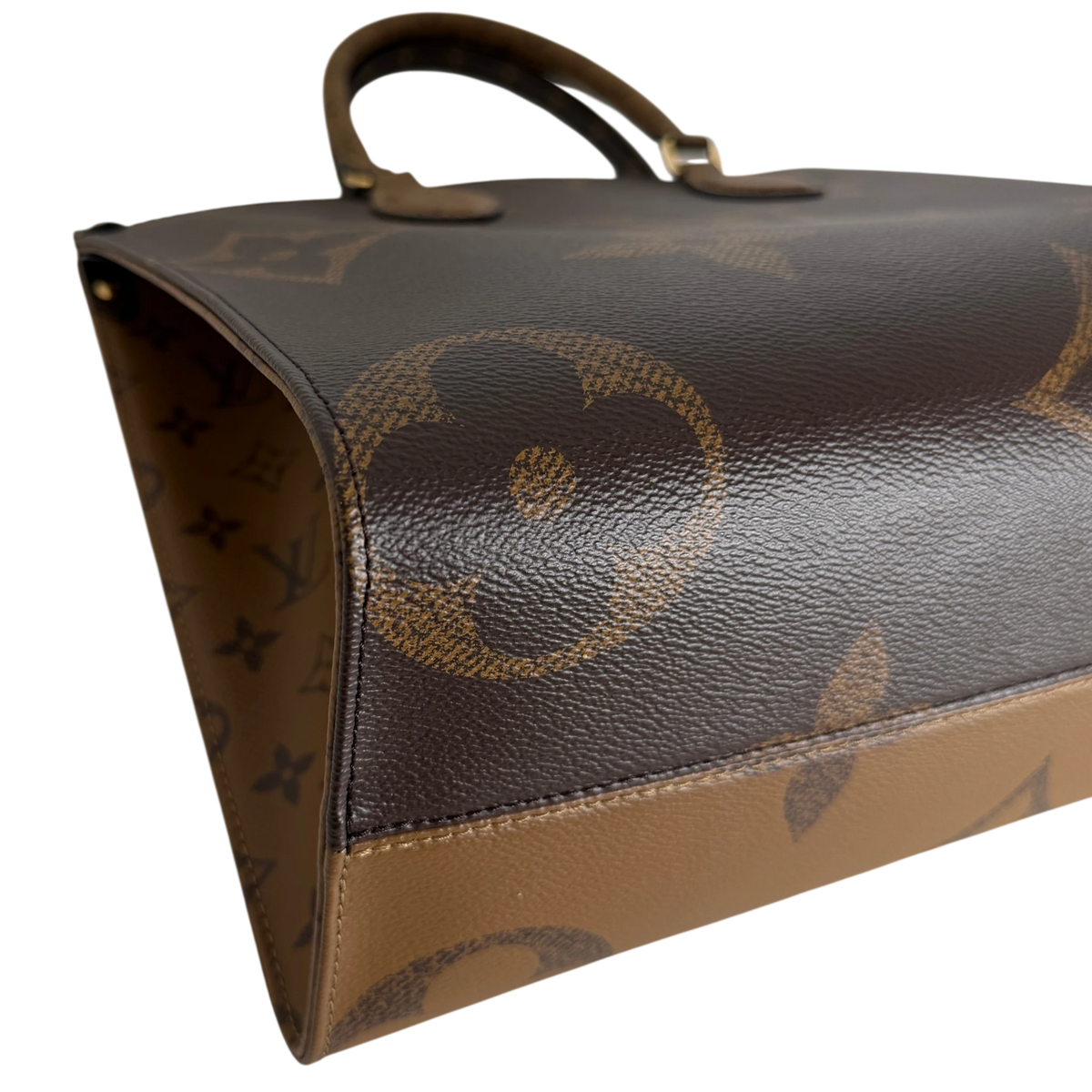 Louis Vuitton OnTheGo MM Monogram Giant Reverse Canvas Braun Gold