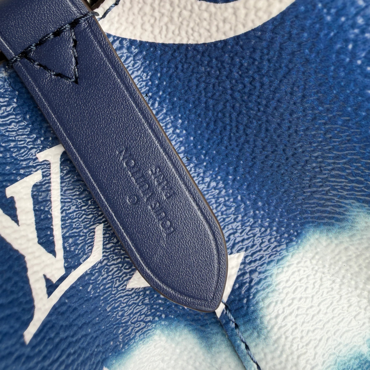 Louis Vuitton NéoNoé MM Escale Monogram Giant Blau Weiß Silber