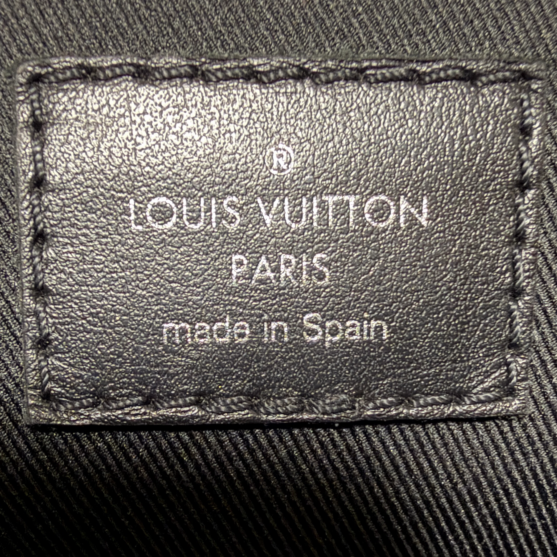 Louis VuittonDistrict PM Messenger Tasche grau N42710 / sehr gut Louis Vuitton