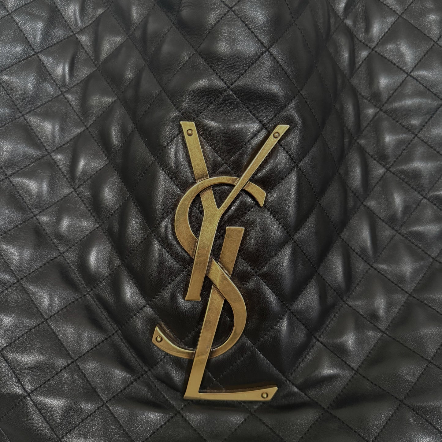 Saint Laurent ICARE Maxi-Shopper aus gestepptem Lammleder Schwarz / sehr gut Saint Laurent