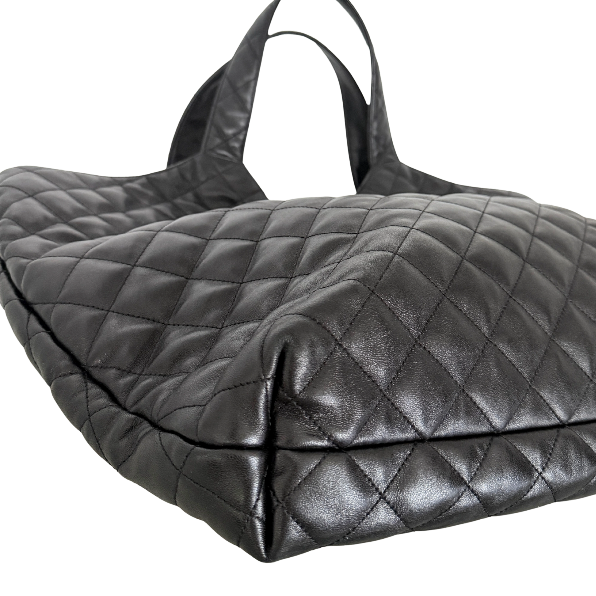Saint Laurent ICARE Maxi-Shopper aus gestepptem Lammleder Schwarz / sehr gut Saint Laurent